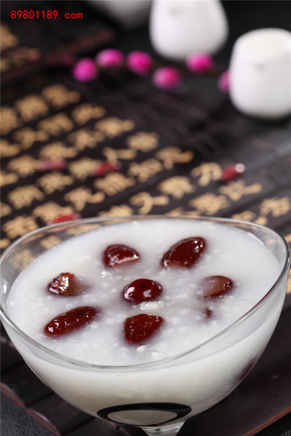 红枣茯苓粥
